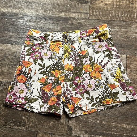 Wrangler Ashley Flower Garden Women's Shorts - Picture 7 of 9